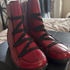 Bernie Mev. Webber boots-Size 37 (EU), 6.5-7 in US size